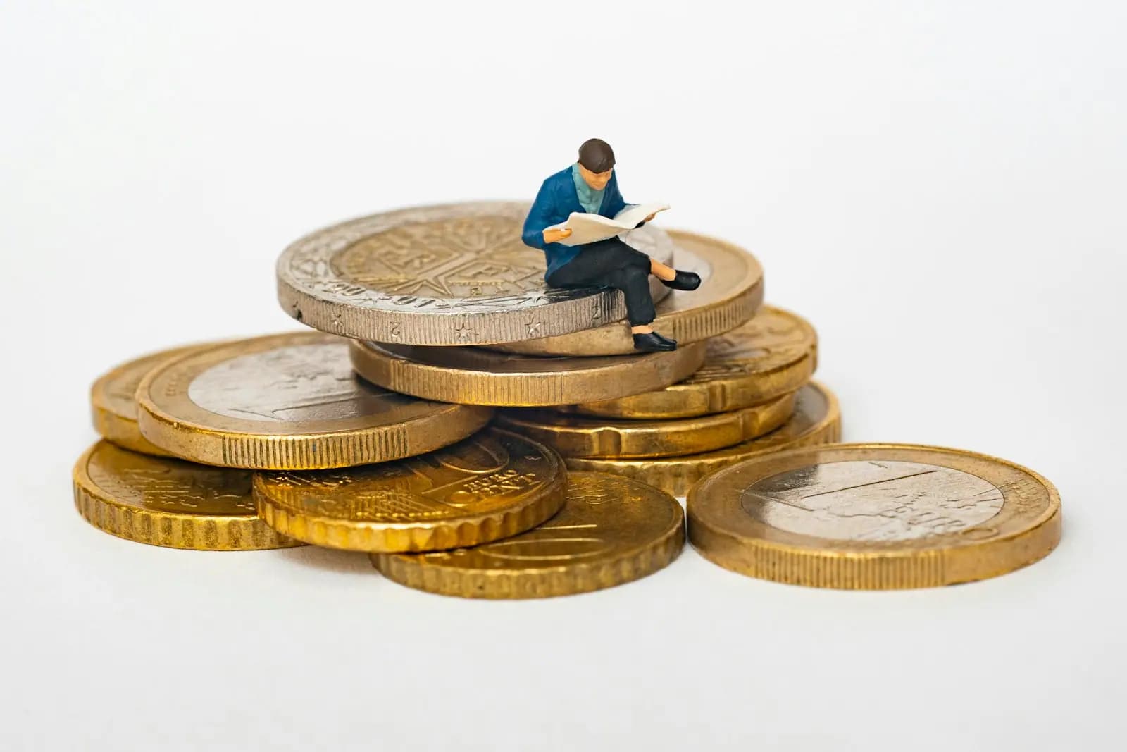 รับมรดกแล้วมีหนี้ ทายาทต้องใช้หนี้แทนไหม? — Suwanvara Law Firm news